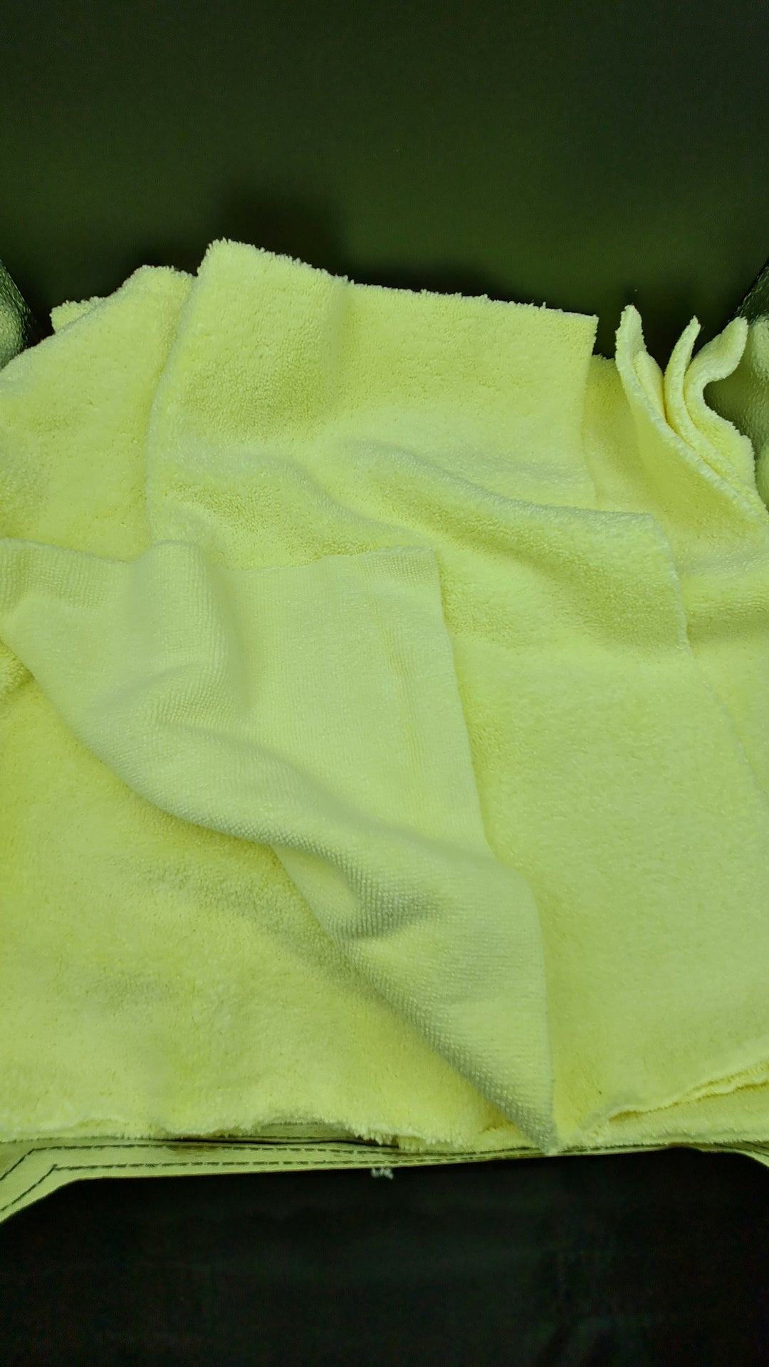 UFCC Edgeless 40x40 cms 550gsm dual pile polishing cloth - Ultra Fine Car Care